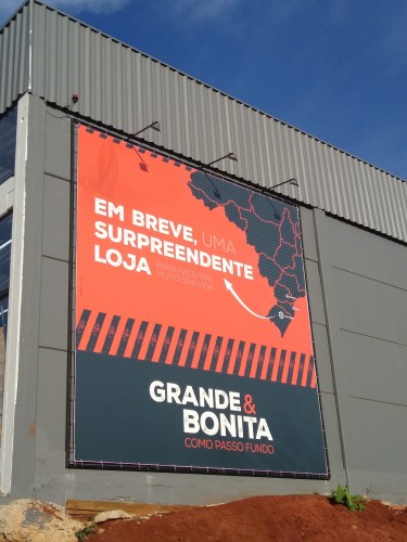 Impressão em Lona c/ Ilhós (Grandes Formatos)